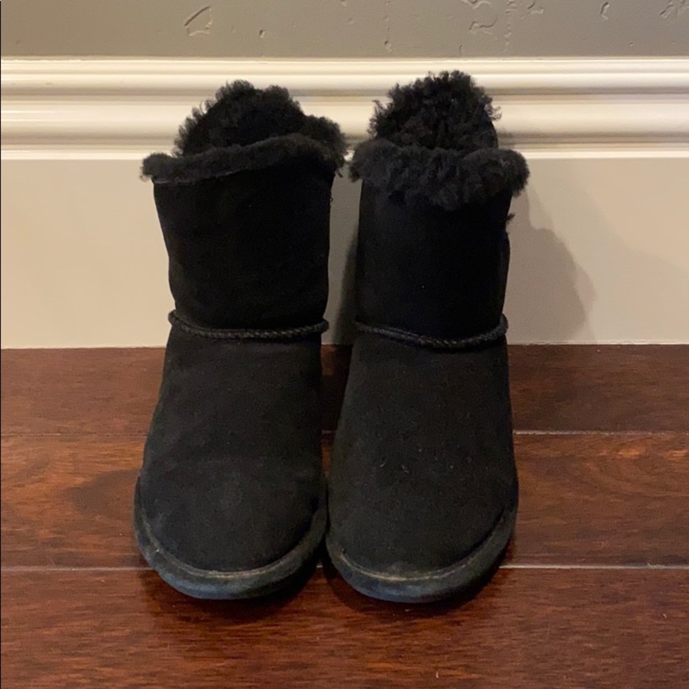 ⚫️WARM FUZZY BOOTS⚫️